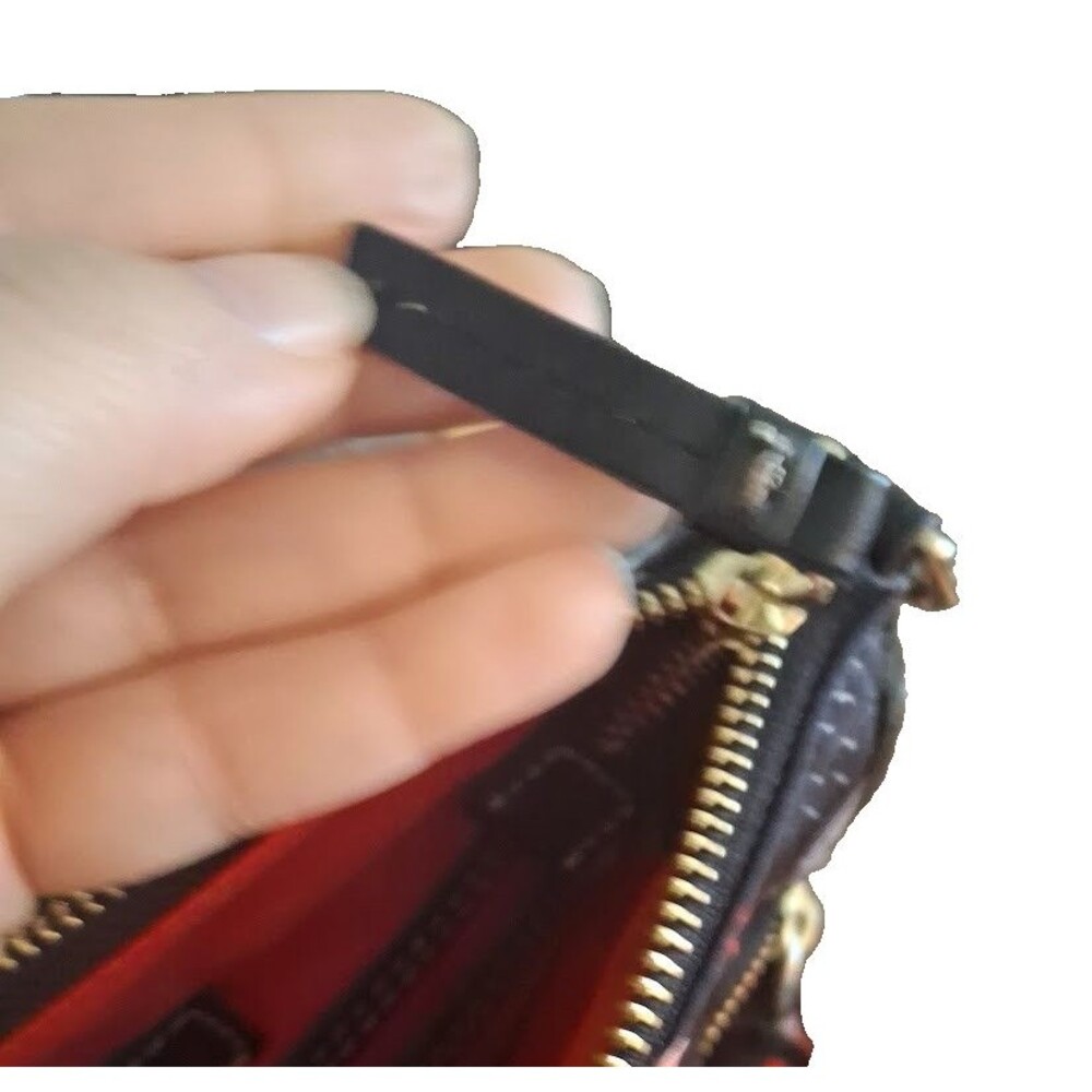 Dooney & Bourke Disney Star Wars Dark Side 2016 Marathon Crossbody Darth Vader - Picture 9 of 12